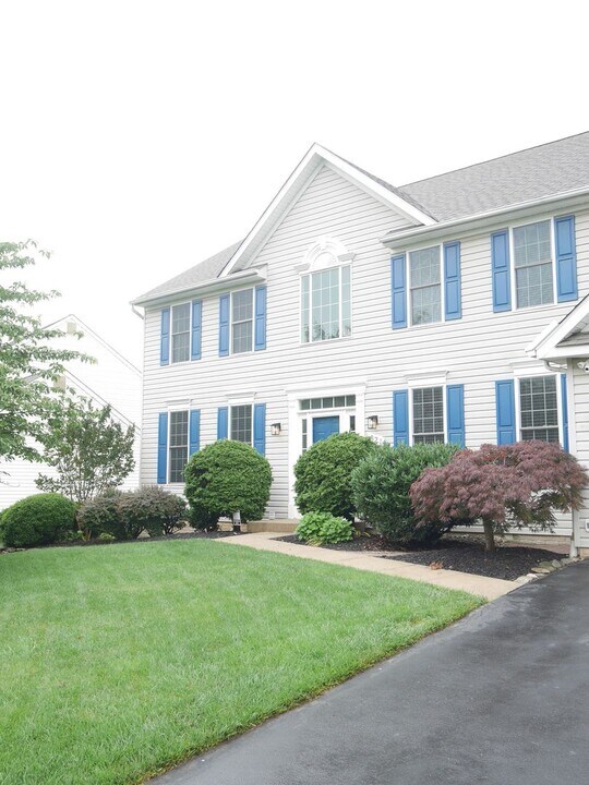 821 Mayfair Way in Eldersburg, MD - Building Photo