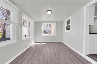 851 Richmond Rd in Lyndhurst, OH - Building Photo - Building Photo