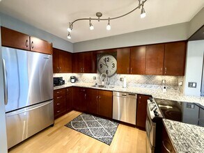 803 W 48th St in Kansas City, MO - Building Photo - Building Photo