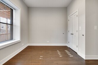 839 W Lill Ave, Unit 849-1H in Chicago, IL - Building Photo - Building Photo