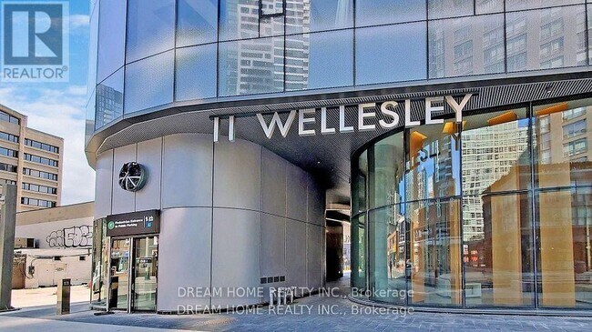 11 Wellesley St W in Toronto, ON - Building Photo - Building Photo
