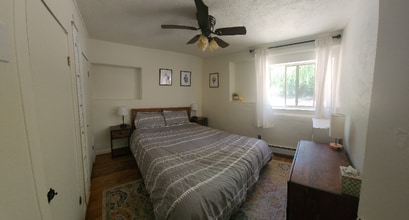 419 Kit Carson Rd in Taos, NM - Building Photo - Building Photo