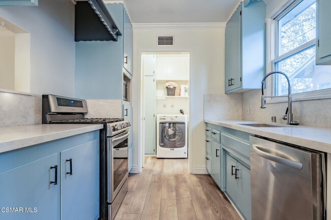 22637 Mariano St in Los Angeles, CA - Building Photo - Building Photo