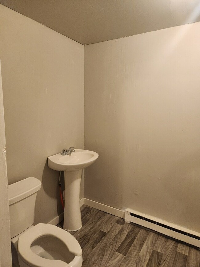 2900 Broad Ave, Unit Rear in Altoona, PA - Foto de edificio - Building Photo