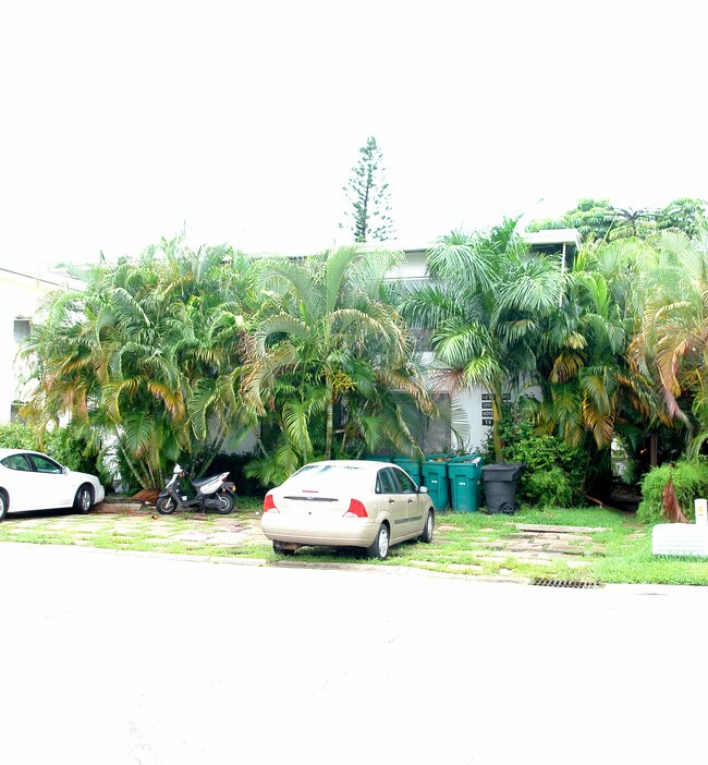 27 Isle Of Venice Dr in Fort Lauderdale, FL - Foto de edificio - Building Photo