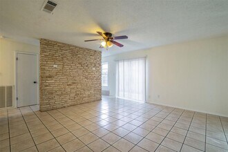 5804 Hammermill Run in Austin, TX - Building Photo - Building Photo