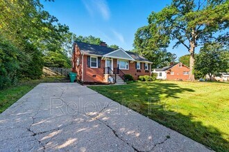 8803 Weldon Dr in Richmond, VA - Foto de edificio - Building Photo
