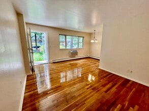 209 Washington Dr in Ramsey, NJ - Foto de edificio - Building Photo