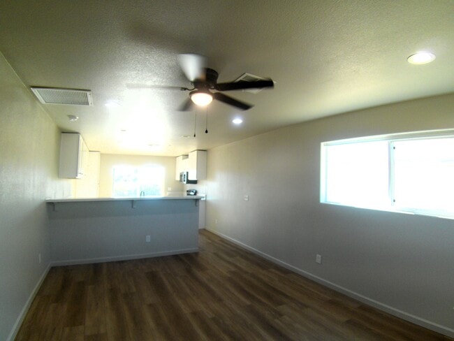 9821 S Phoenix Dr in Mohave Valley, AZ - Building Photo - Building Photo