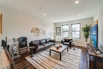 110 Market St in Saddle Brook, NJ - Building Photo - Building Photo