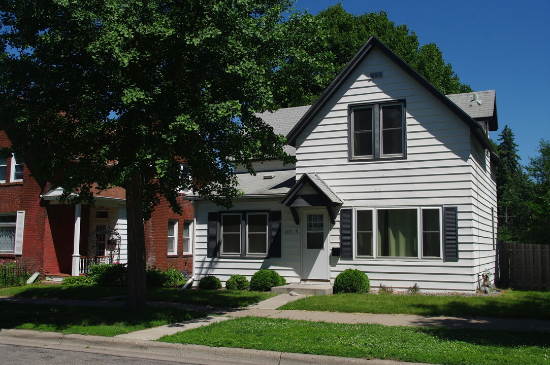 1677 Sherburne Ave in St. Paul, MN - Building Photo