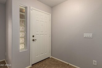 2438 W Running Deer Trl in Phoenix, AZ - Building Photo - Building Photo
