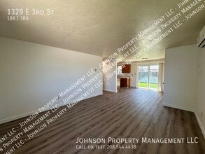 1329 E 3rd St in Meridian, ID - Building Photo - Building Photo