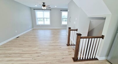 206 Overlook Dr. in Hanover, PA - Foto de edificio - Building Photo