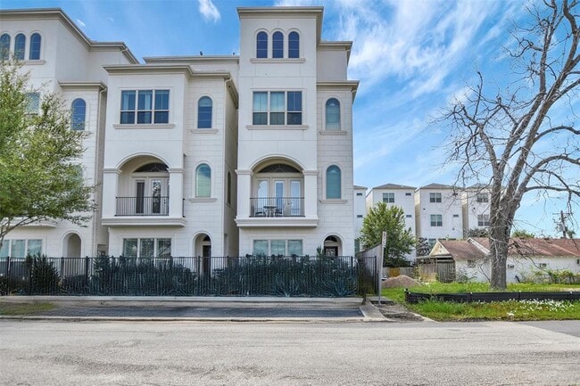 property at 4015 Lillian St