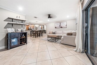 1140 NW 99th Ave in Pembroke Pines, FL - Building Photo - Building Photo