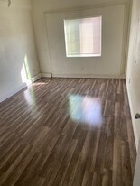 13744 Dellbrook St in Corona, CA - Building Photo