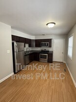 803 Dorman Dr in Streamwood, IL - Building Photo