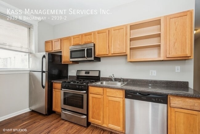 2939 N Broadway in Chicago, IL - Building Photo - Building Photo