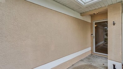 18104 Canal Pointe St in Tampa, FL - Building Photo - Building Photo