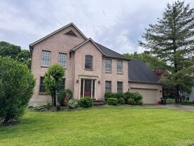 2355 Henesy Ln in Fairfield, OH - Building Photo