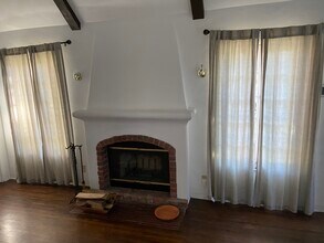 10343 Dunkirk Ave, Unit ENGLISH COTTAGE in Los Angeles, CA - Building Photo - Building Photo