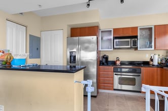 610 W Las Olas Blvd in Fort Lauderdale, FL - Building Photo - Building Photo