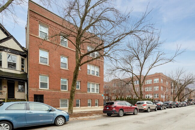 725-745 W Buckingham Pl in Chicago, IL - Building Photo - Building Photo