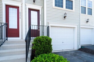 8381 Scotland Loop in Manassas, VA - Building Photo - Building Photo