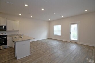 8900 Brigade Trail in Pensacola, FL - Foto de edificio - Building Photo