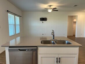 118 Isaac Millsaps Trl in Bastrop, TX - Foto de edificio - Building Photo