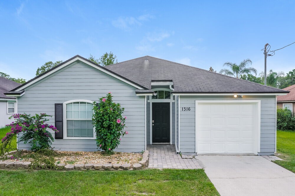 1316 North St in Green Cove Springs, FL - Building Photo