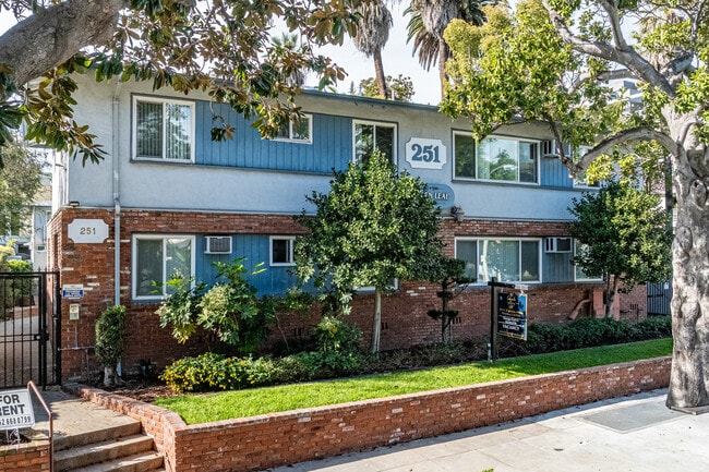 Green Leaf Apartments