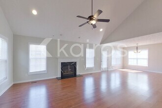 135 Hillandale Rd in Spring Lake, NC - Foto de edificio - Building Photo