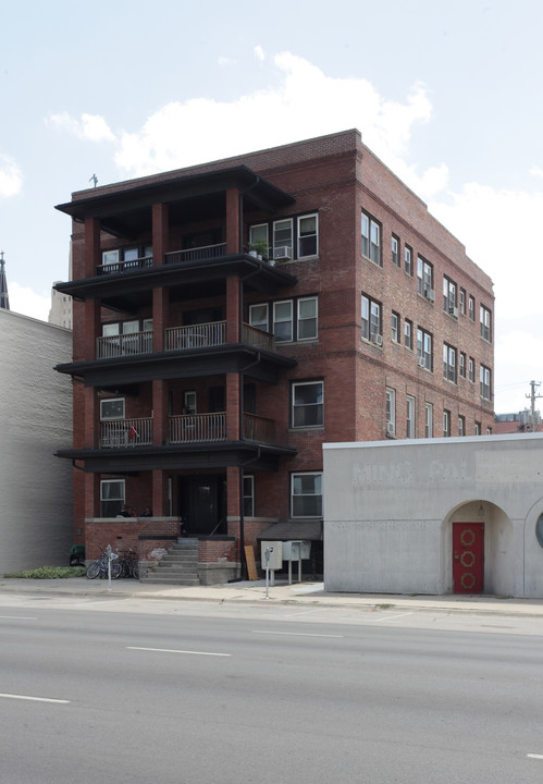 Cornhusker Apartments in Lincoln, NE - Building Photo