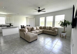 26316 Feathergrass Cir in Leesburg, FL - Building Photo - Building Photo