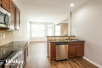 5779 Chatham Cir NW in Norcross, GA - Foto de edificio - Building Photo