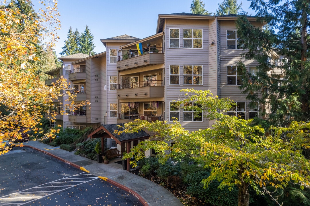 Silver Glen Cooperative Apartments in Bellevue, WA - Building Photo