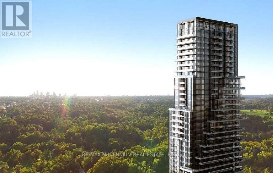 10-2010 Inn On The Pk Dr in Toronto, ON - Building Photo