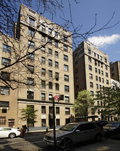 145 W 71st St in New York, NY - Foto de edificio - Building Photo