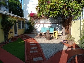 10657 Woodbridge St in North Hollywood, CA - Building Photo - Building Photo