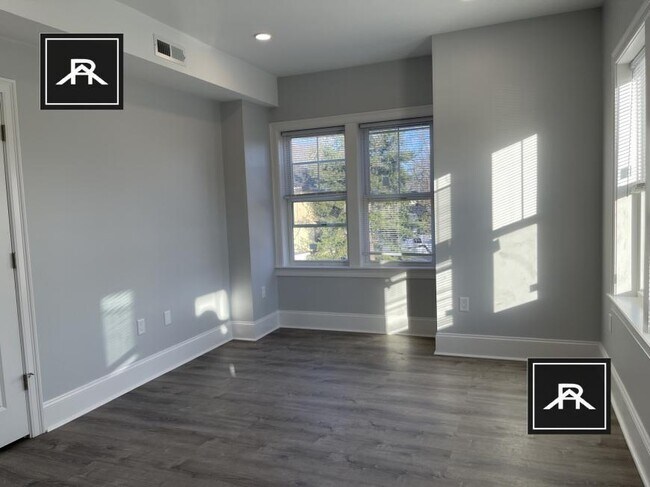 122 Kenrick St in Boston, MA - Building Photo - Building Photo