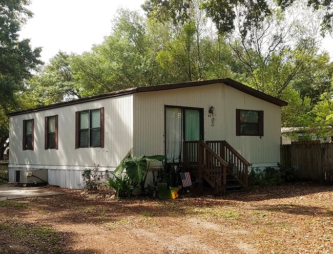 Ten Rocks Mobile Home Park in Lakeland, FL - Building Photo - Building Photo