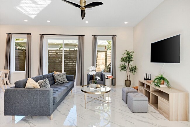 5908 St Augustine St in Houston, TX - Building Photo - Building Photo