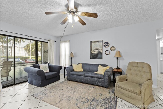 1004 Green Pine Blvd