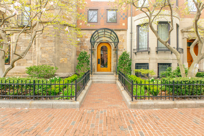 Church Court Condominium in Boston, MA - Foto de edificio - Building Photo