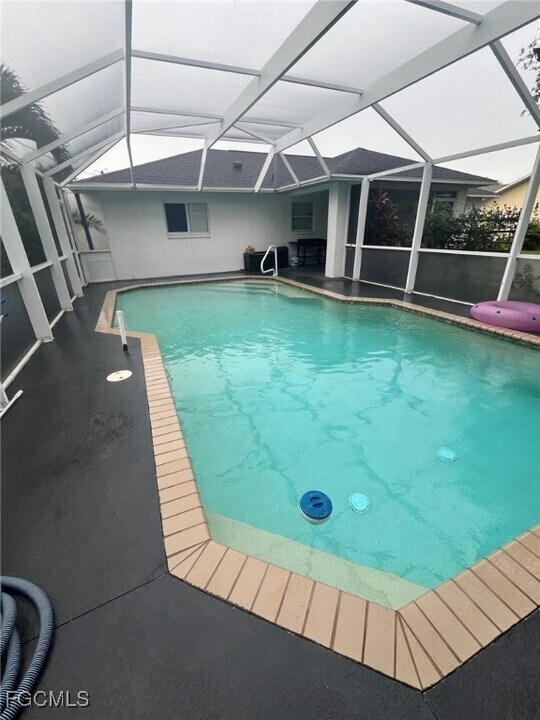 422 SE 19th St in Cape Coral, FL - Building Photo