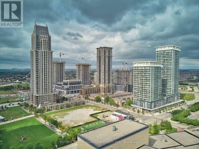 388-3388 Prince of Wales Dr in Mississauga, ON - Building Photo - Building Photo