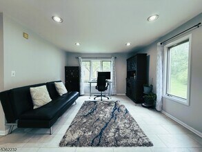17 Gabriel Dr in Montville, NJ - Building Photo - Building Photo
