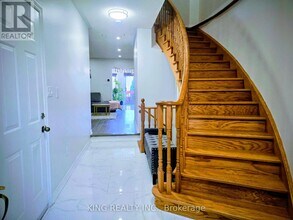 131 Royal Appian Crescent in Vaughan, ON - Building Photo - Building Photo